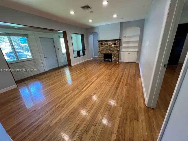 Building Photo - 432 Palmetto Dr