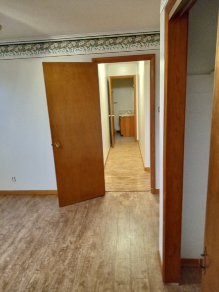 Building Photo - 12 Elm Ln