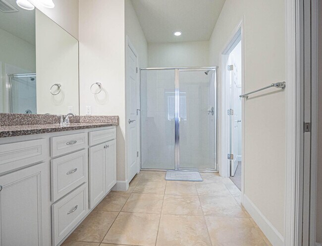 Building Photo - 5163 Longhorn Dr