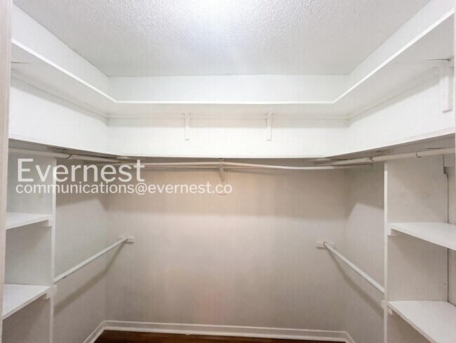 Building Photo - 6571 Ashland Dr