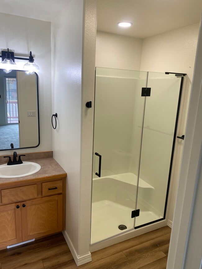 Building Photo - 108 Church St