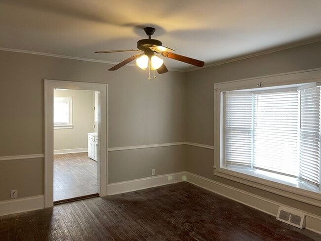 Building Photo - 2417 Statesville Blvd