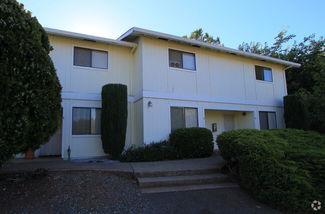 Building Photo - Cambridge Apartments