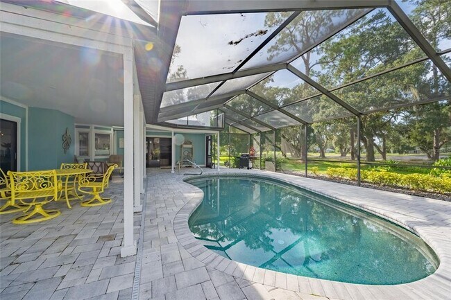 Building Photo - 5005 Canterbury Dr