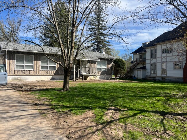 Building Photo - 4938 Jefferson St