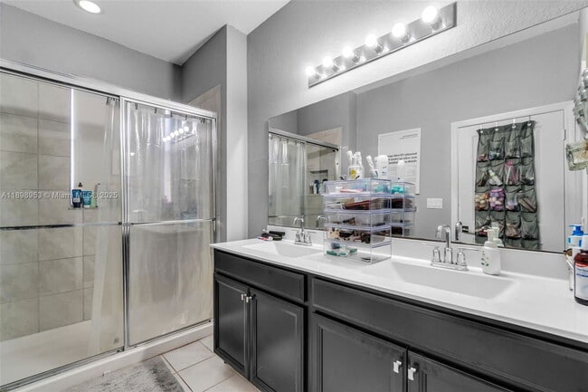 Building Photo - 1429 SE 23rd Terrace