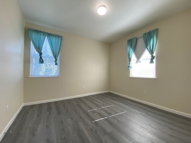 Building Photo - Charming 3-Bedroom, 2.5-Bath, 1,453 Sq. Ft...