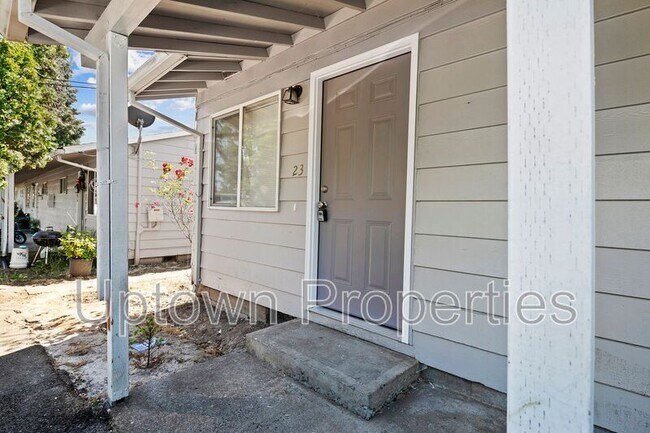 Building Photo - 467 N Adair St