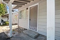 Building Photo - 467 N Adair St