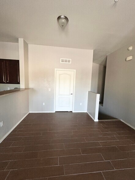 Building Photo - 356 N 169th Ave