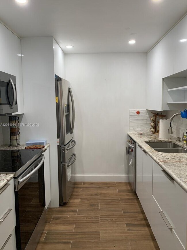 Building Photo - 151 SW 135th Terrace