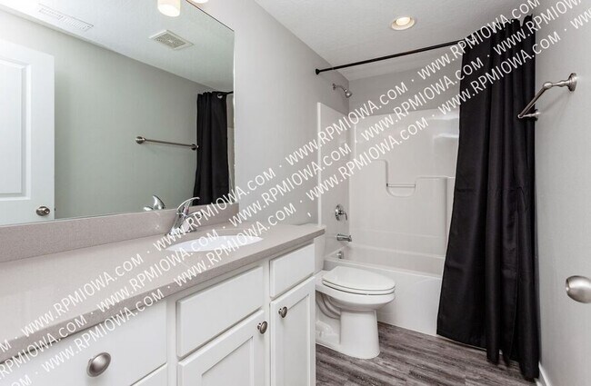 Building Photo - 1508 Mocking Bird Ln