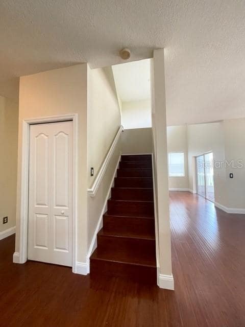 Building Photo - 9114 Oak Pride Ct