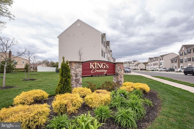 Building Photo - 3 BR/4 BA Townhome - Vineland - Kings Cros...