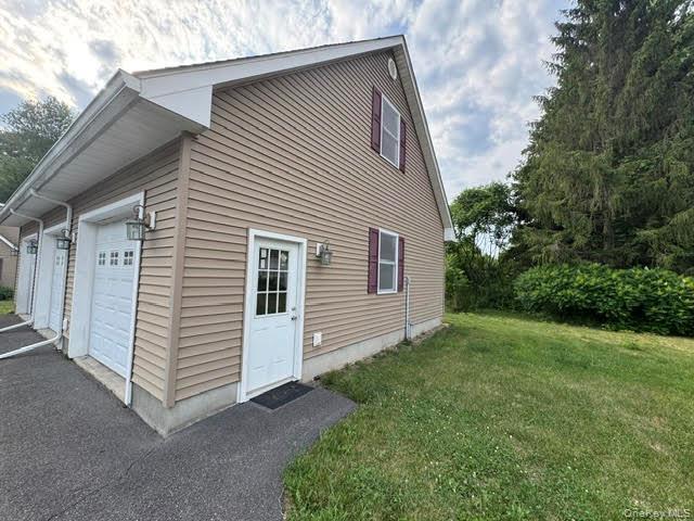 Building Photo - 43 S Ohioville Rd