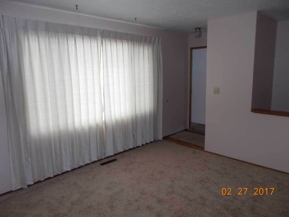 Living room - 12202 E 10th Ave