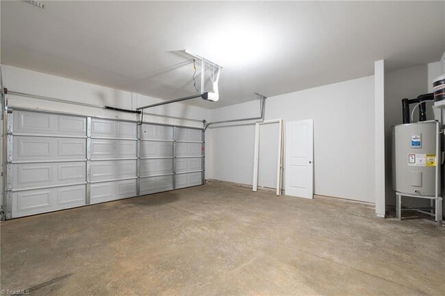 Building Photo - 1262 Solomon Dr
