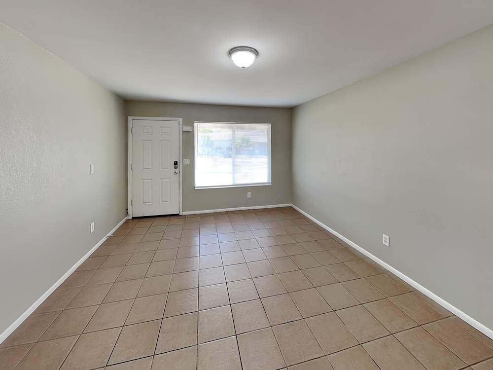 Building Photo - 10902 W Montecito Ave