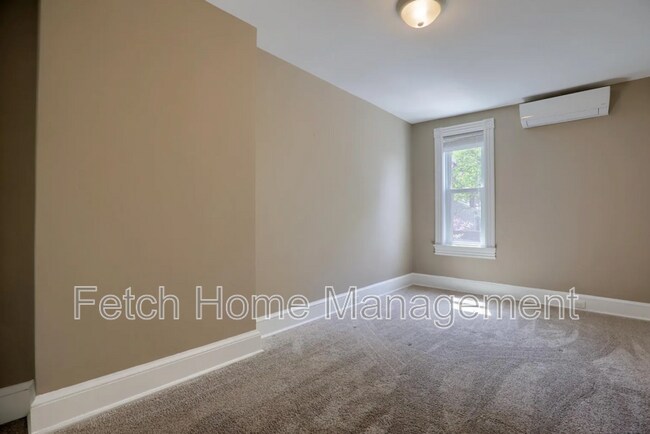 Building Photo - 28 E Vine St