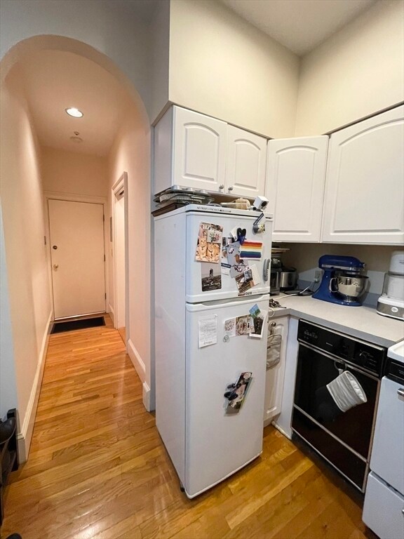 Building Photo - 29 Anderson St