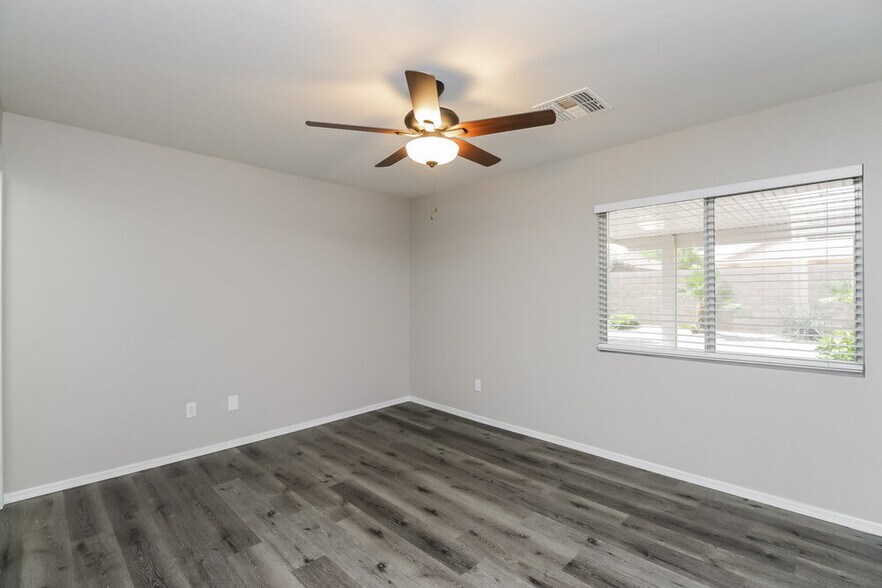 Building Photo - 31318 N Shale Dr