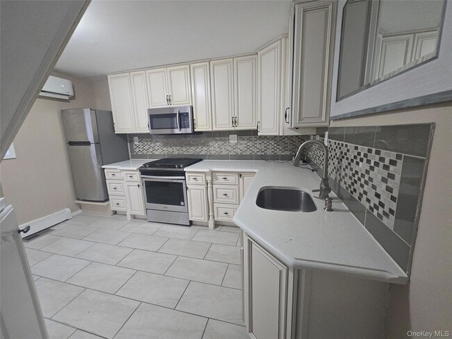 Building Photo - 19 Cardinal Ln