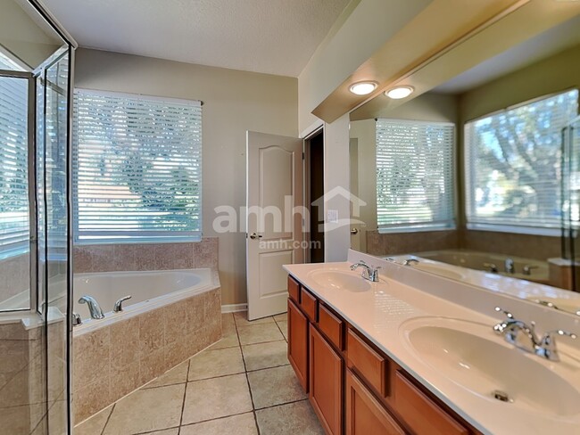 Building Photo - 461 Misty Oaks Run