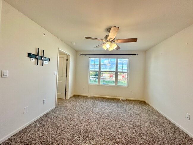 Building Photo - 503 Acadia Ave