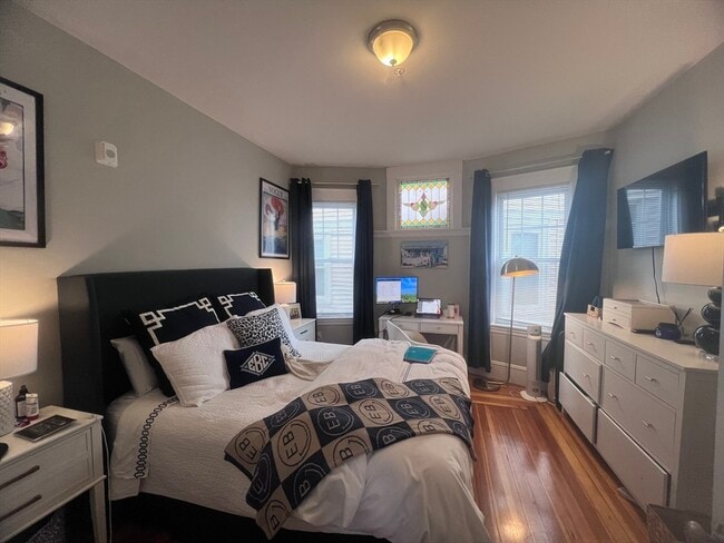 Building Photo - 247 L St