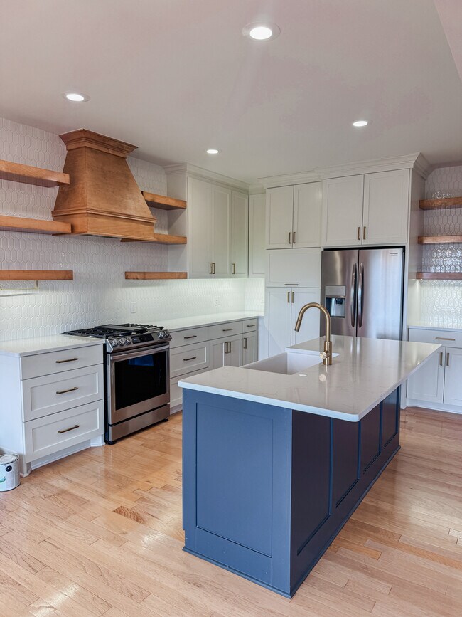 Building Photo - 27 Cadiz Ln