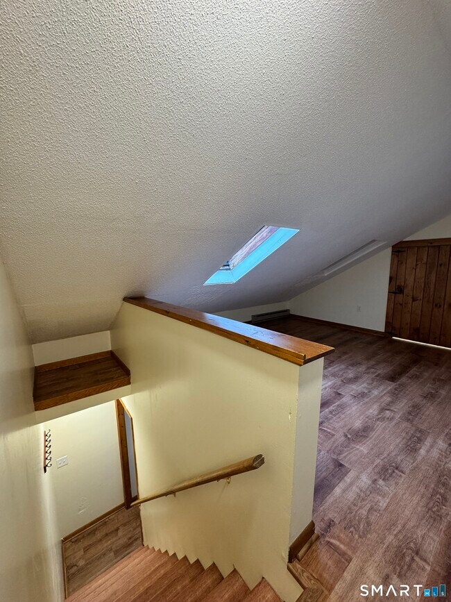 Building Photo - 49 Ledyard Ave