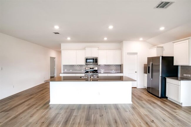Building Photo - 1740 Catahoula Dr