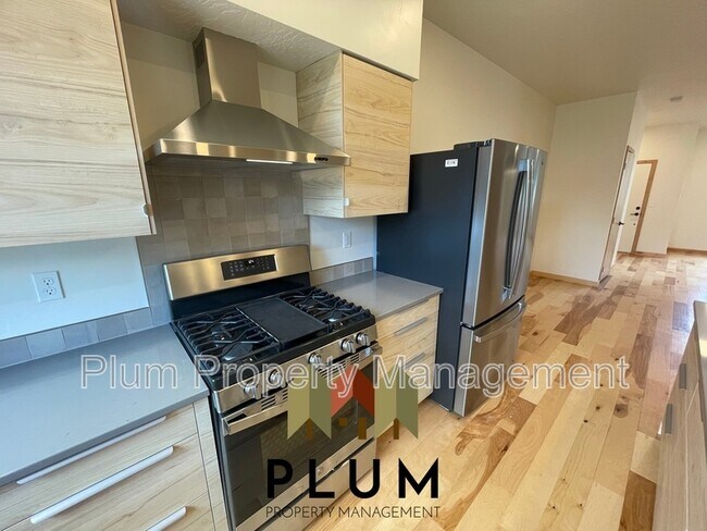 Building Photo - 1855 S 3rd St W