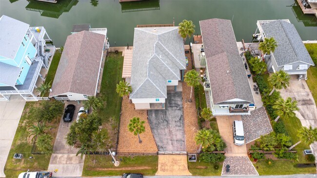 Building Photo - 16520 Barbados Way