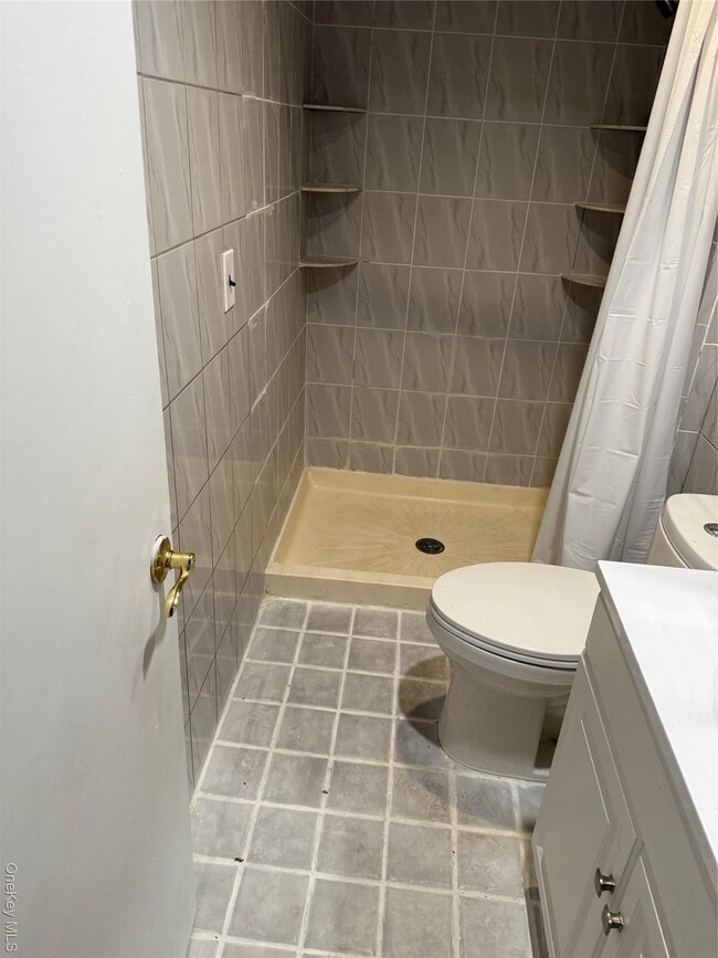 Building Photo - 18 Leach St