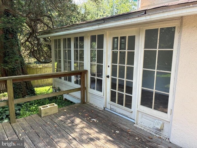 Building Photo - 315 E Street Rd