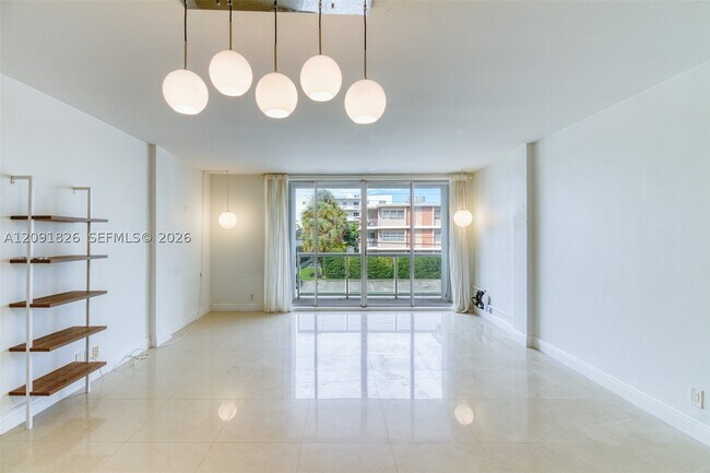 Building Photo - 9381 E Bay Harbor Dr