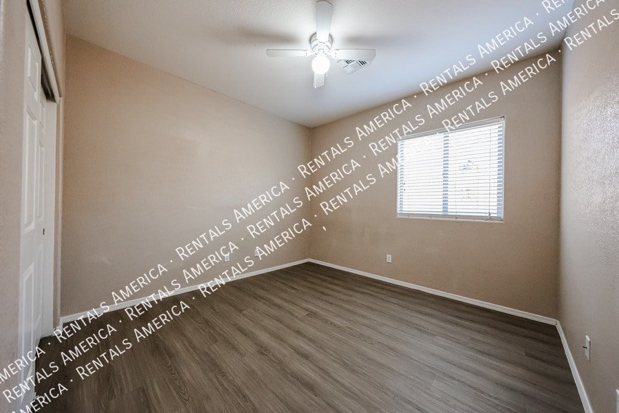 Building Photo - 876 E Riviera Pl