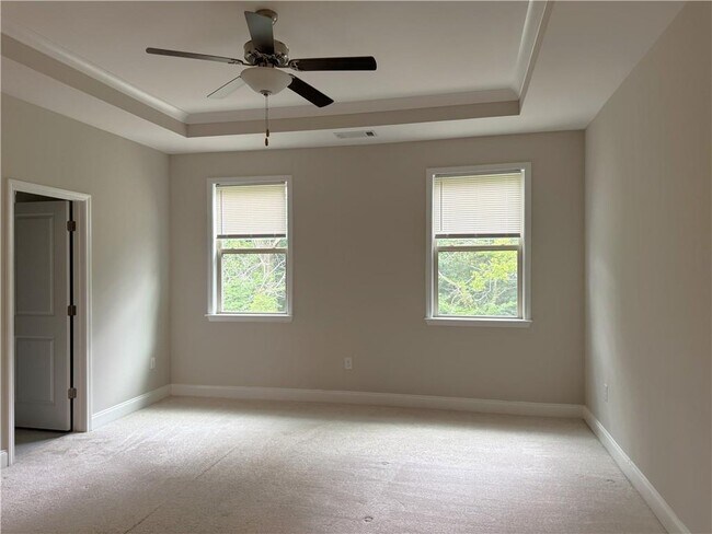 Building Photo - 1468 Edgebrook Ct NE