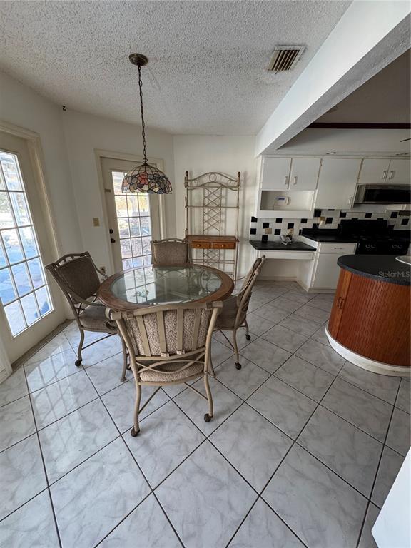 Building Photo - 5638 Country Lakes Dr