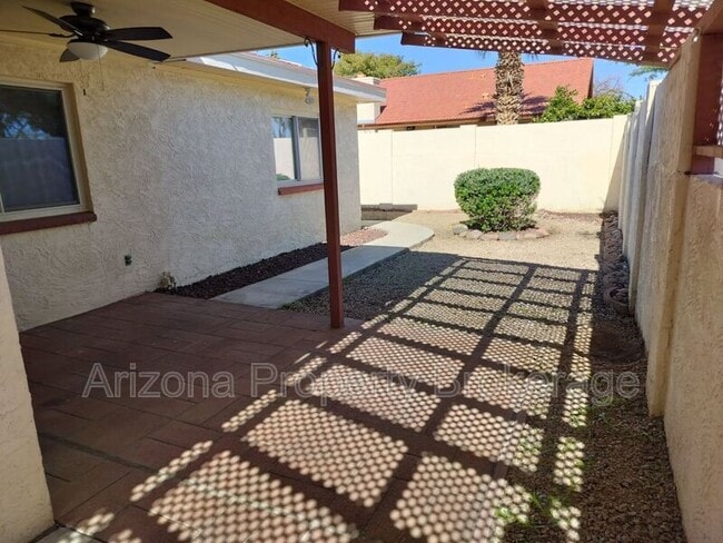 Building Photo - 2192 E Balboa Dr