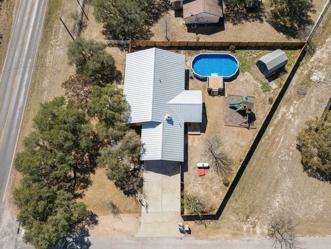 Building Photo - 410 FM 243