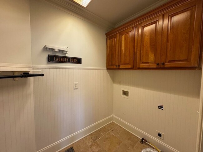 Building Photo - Eagle Ridge Golf Club!