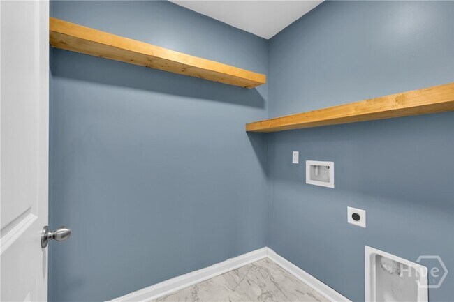 Building Photo - 233 Caribbean Village Dr
