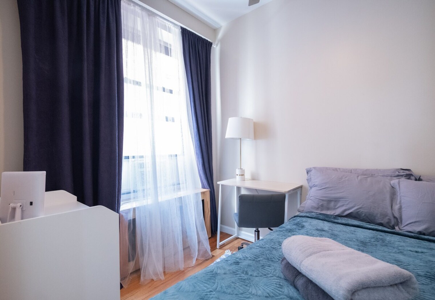 Building Photo - 230 W 113th St