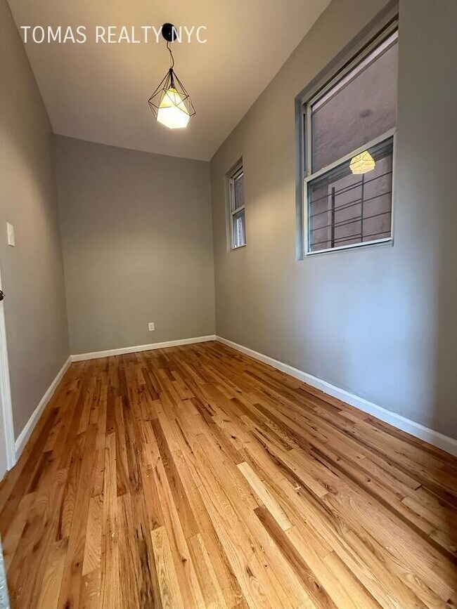 Building Photo - 1235 Union Ave