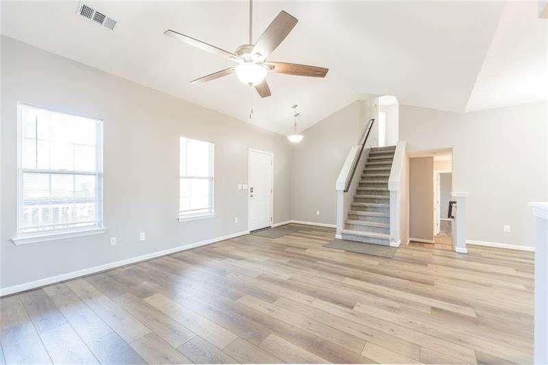 Building Photo - 2716 Lake Park Ridge W