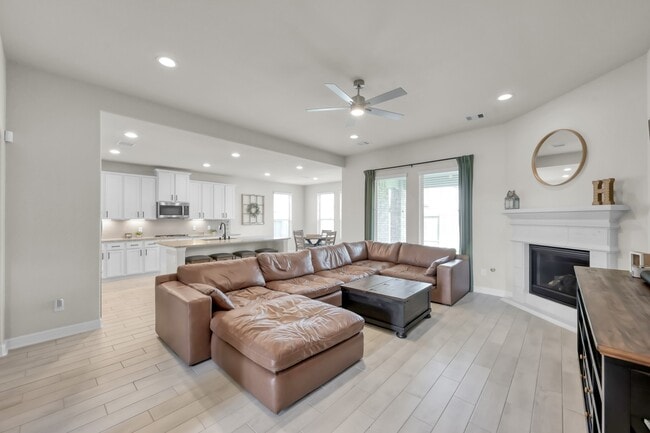 Building Photo - 241 Bright Blf Cir