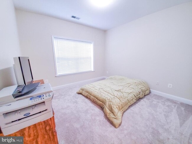 Building Photo - 2115 Ganton Green