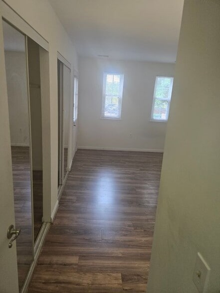 Building Photo - 18302 Streamside Dr